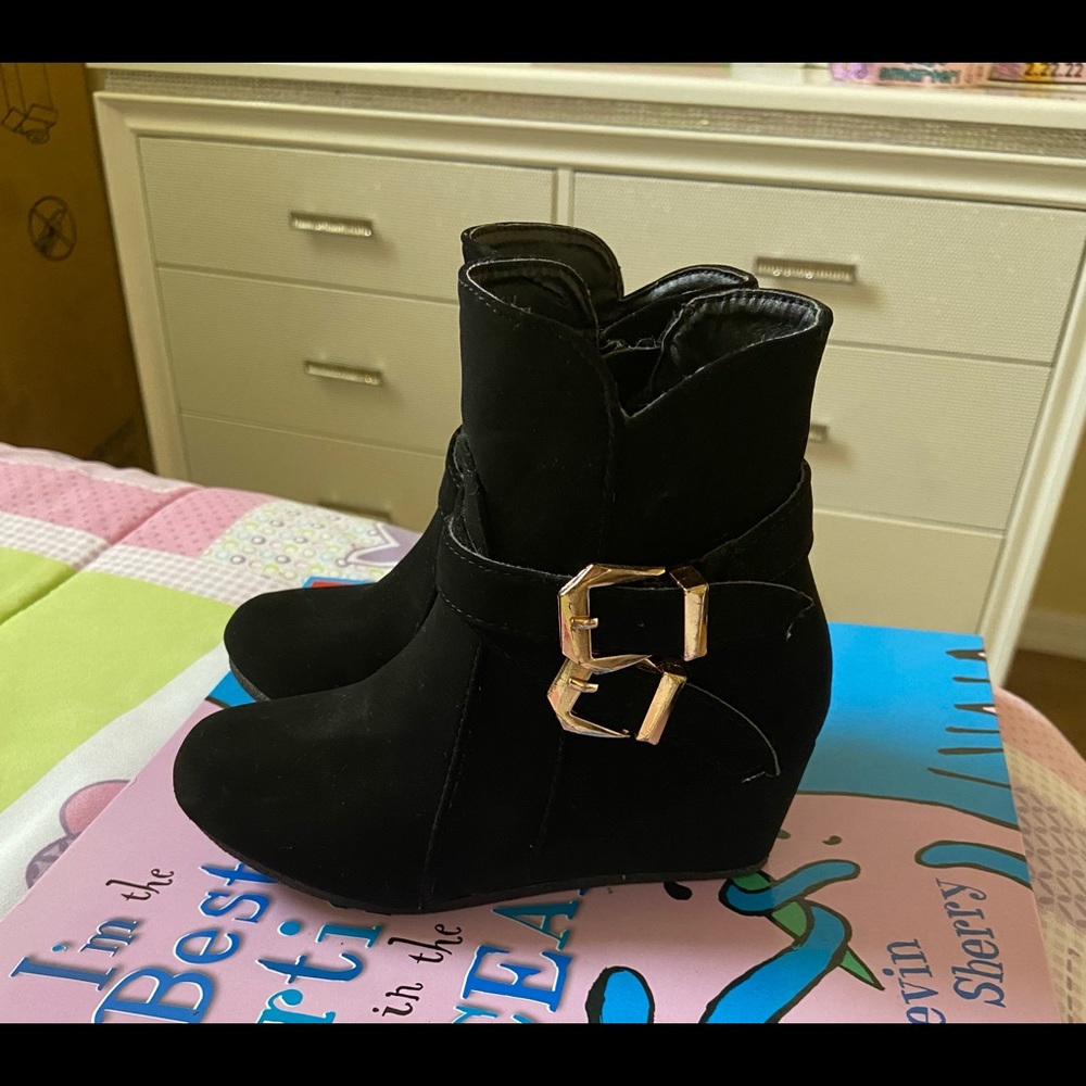 Kids boots